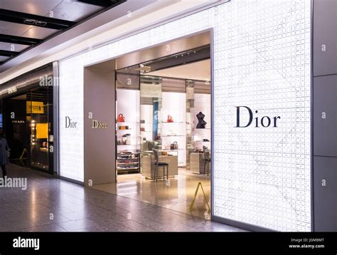 dior heathrow opening times.